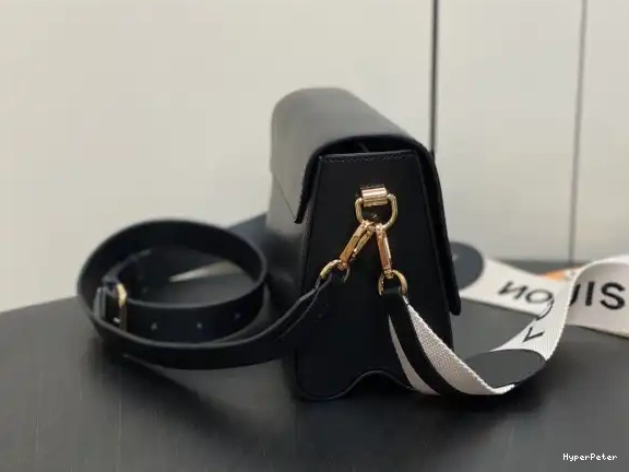 TWIST MM-23*17*9.5CM LOUIS VUITTON 0619
